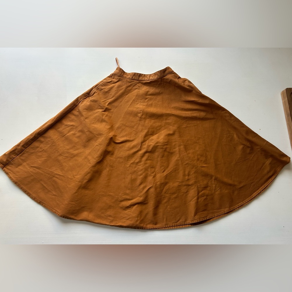 Uniqlo A-Line Chambray Skirt Womens

XS- measurements in pictures